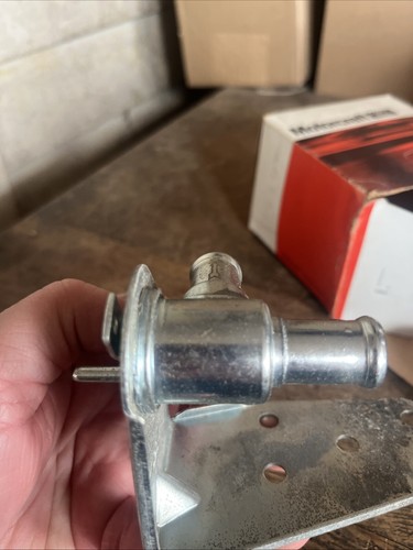 NOS Motorcraft Ford Heater Control Valve YG-128 DOHZ 18495-A - Picture 5 of 7