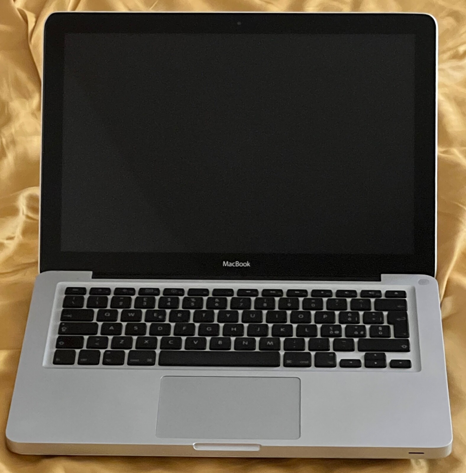 Apple MacBook 13" Late 2008 con SSD 512GB foto 2
