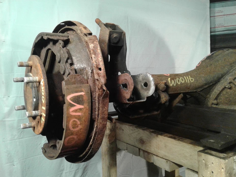 Used Rear Drive Axle Assembly fits: 2000 Infiniti qx4 from 12/98 non-lo Foto 2 de 4