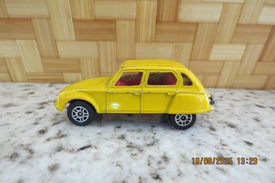 CORGI JUNIOR 1/60 : CITROËN Dyane - Photo 2/4