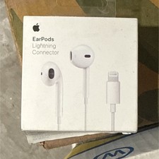 Apple EarPods with Lightning Connector A1748 MMTN2AM/A White UPC 190198001696