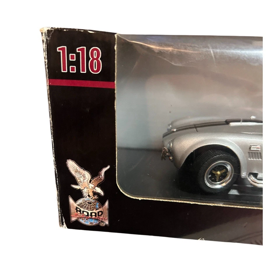 Road Signature 1964 Shelby Cobra 427 S/C plata 1:18 diecast caja dañada Foto 4 de 4