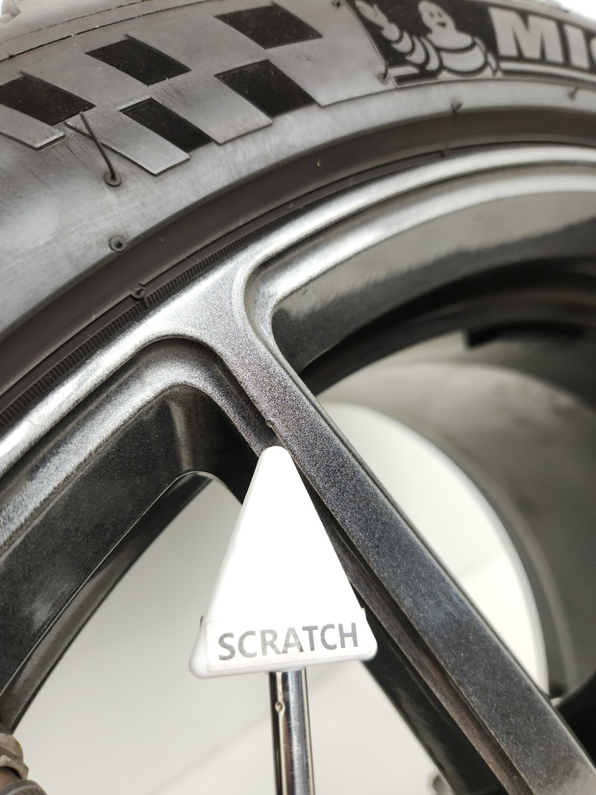 2012-2014 MCLAREN MP4-12C 650S REAR SPOKE RIM WHEEL TIRE OEM 11B0670CP