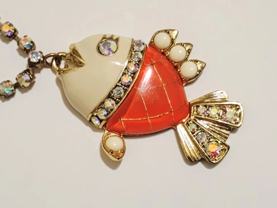 Collar de cristal Betsey Johnson aurora boreal esmalte lucita pez dorado colgante Foto 4 de 4