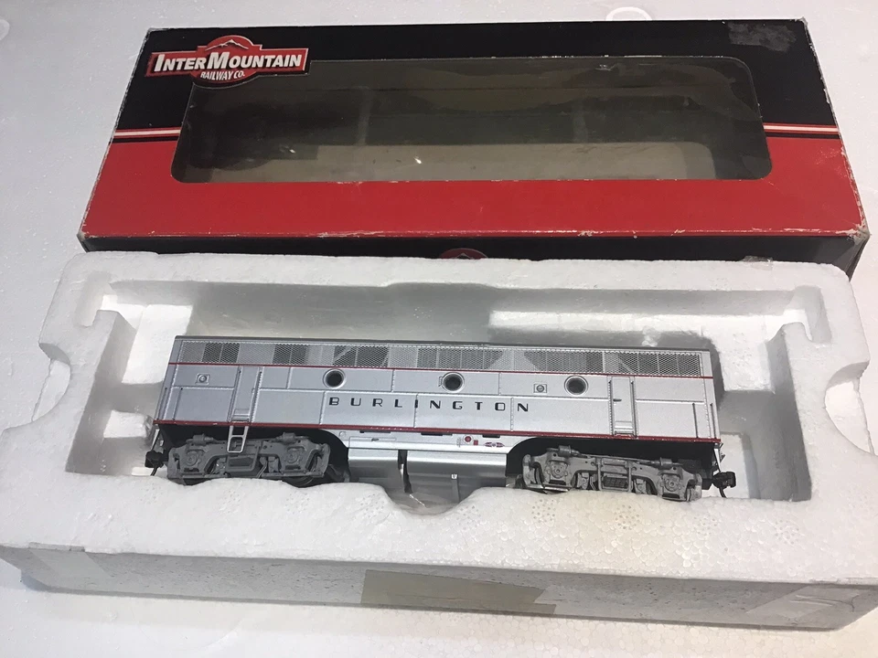 Intermountain Ho Scale Diesel Locomotive F3B Burlington Silver DCC Ready BOXED - Image 4 of 4