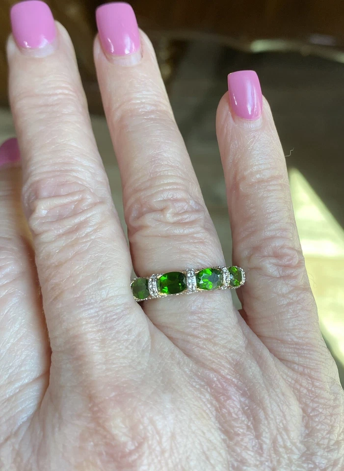 Anillo de eternidad de diopsido cromado y topacio blanco de Affinity talla 6 certificado GIA Foto 4 de 4