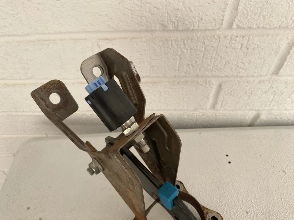 Conjunto de pedal de freno Subaru Legacy Outback 2015-2019 genuino OEM 36012AL10A Foto 3 de 4