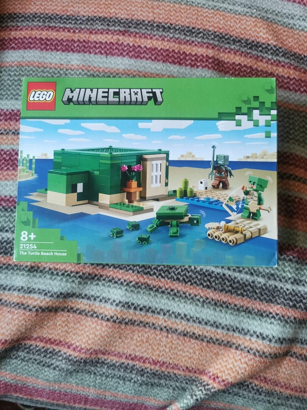 LEGO Minecraft: The Turtle Beach House (21254) New & Sealed Retired