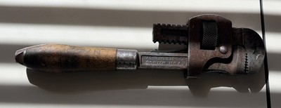 Vintage Walworth Mfg Co 10  Adjustable Pipe Wrench with Wooden Handle Boston USA