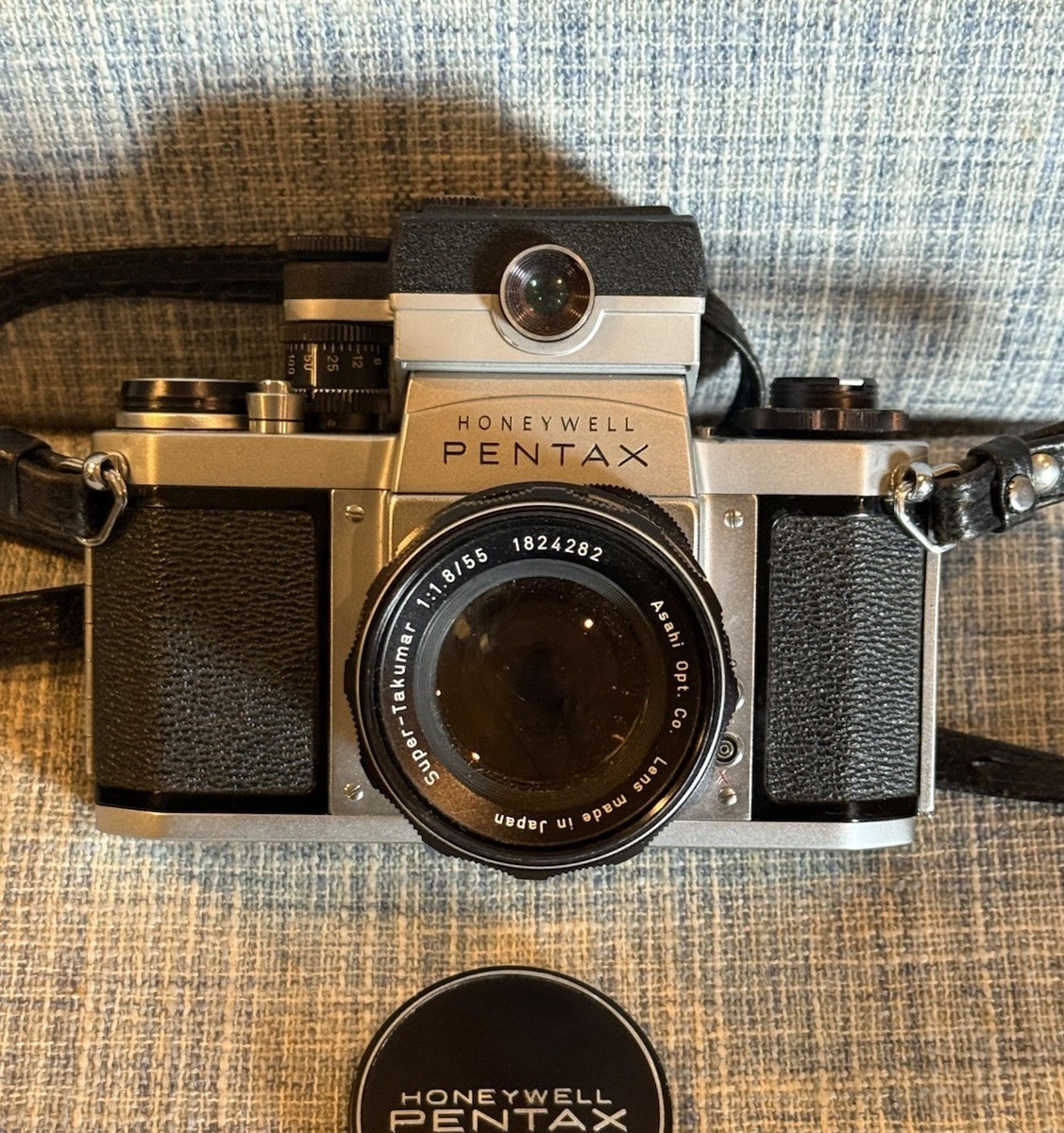 Pentax SV Film Camera Super Takumar 55mm F/1.8 Film Camera