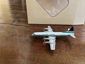 Aero Classics 1:400 Air New Zealand L 188 Electra ZK-TEB RARE !!