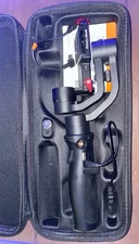 Camera and phone gimbal works good nothing wrong with it