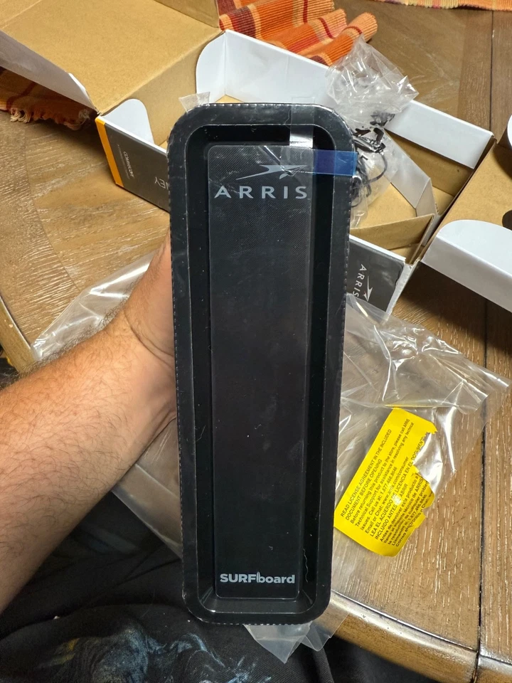 ARRIS SURFboard SBG10 DOCSIS 3.0 Cable Modem Wi-Fi Router AC1600Mbps - Image 2 of 4