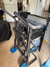 10 in portable contractor table saw Delta excellent condition used only twice!