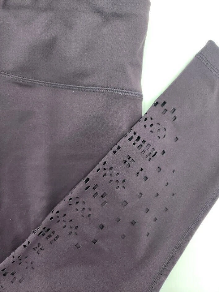 yogalicious 3/4 ankle cut out gym leggings