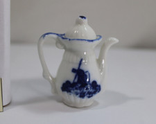 VINTAGE 1970'S MINIATURE CERAMIC TEA POT 2 1/2" BLUE FLORAL WINDMILL BEAUTIFUL