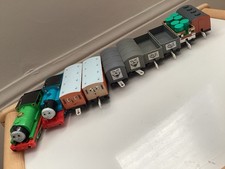 Tomy Thomas, Parcy Tank Engine Motorized Lot of 10 with Takara Tomy Oval Plarail