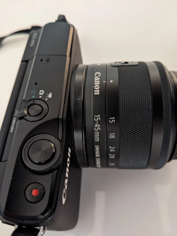 Canon EOS M10, foto 4 di 5