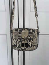 DKNY Crossbody-Umhängetasche Schlangenhaut m...