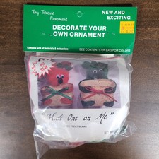 VTG 80s Merri Mac Tiny Treasure HAVE ONE ON ME Treat Bears Pom-Pom Craft Kit