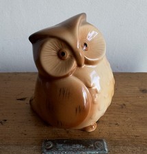Vintage adorable rotund brown owl ornament/figurine - excellent condition. 11cm