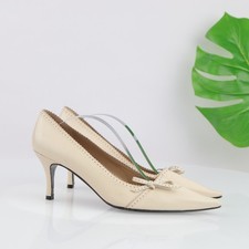 VTG Stuart Weitzman Womens Pump Size 8.5 NARROW Cream Kitten Heel Y2K Dress Shoe