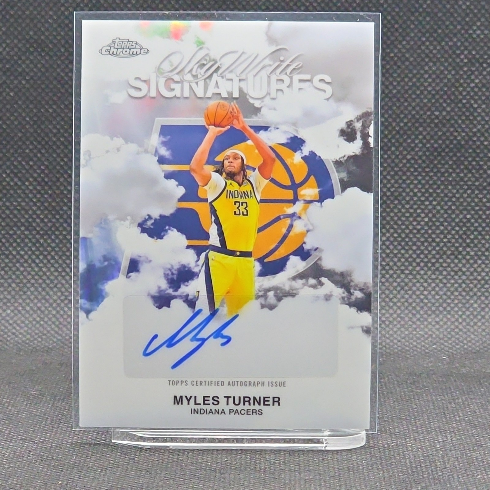 Topps 2025-26 Chrome Sky-Write Signatures Myles Turner Pacers SWS-MT Auto