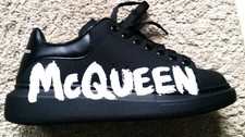 Alexander McQueen Sneaker. Oversized Graffity. Unisex schwarz, Größe E 43