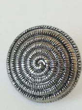 Round Swirl Buttons With Shanks 4-Pieces