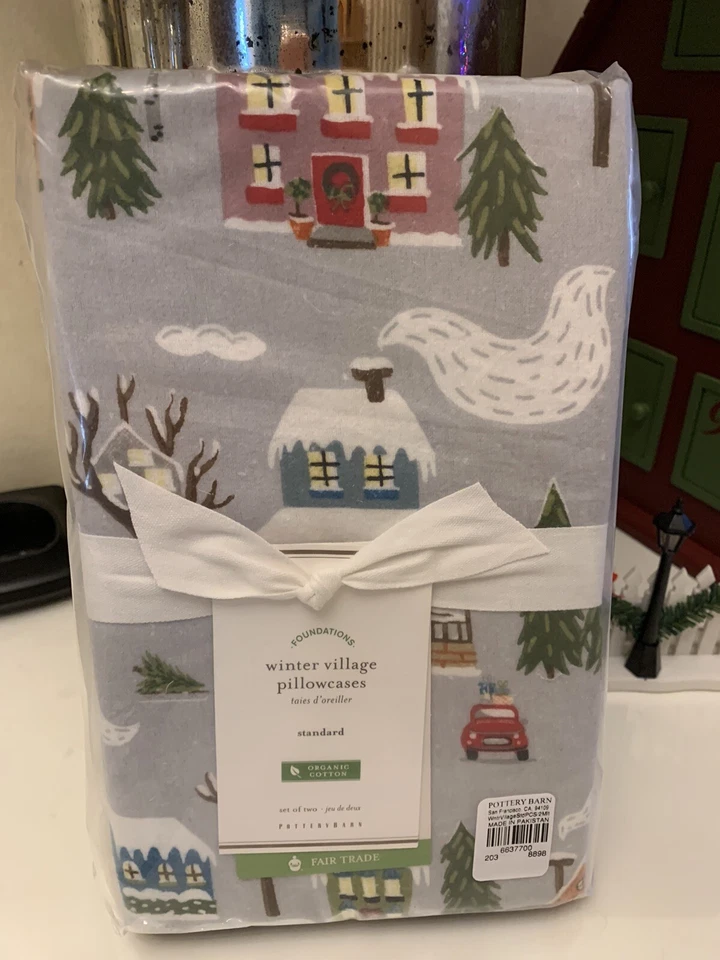 Pottery Barn 假日冬季村庄枕套圣诞节套装 2 礼物 迪士尼 孩子 , — 第 3/4 张图片
