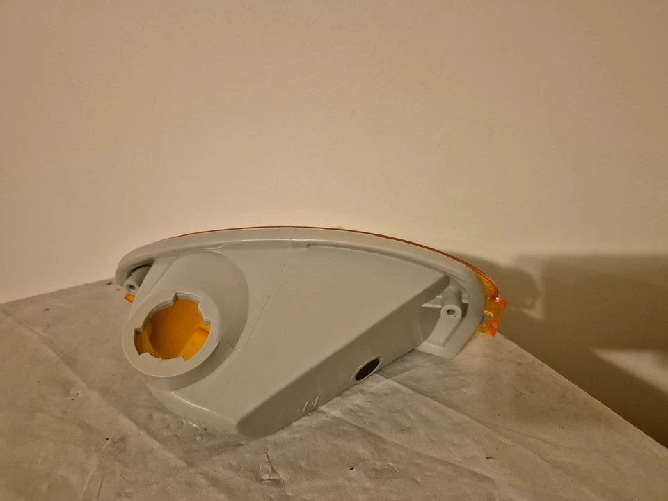 Lámpara de señal de giro de estacionamiento 2000 a 2005 Buick LeSabre conductor izquierdo Foto 3 de 4