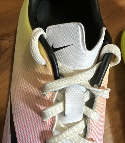 Scarpe da calcio Nike Mercurial taglia US 4,5Y 651639-107 rosa bianco a righe nere - Foto 19 di 22