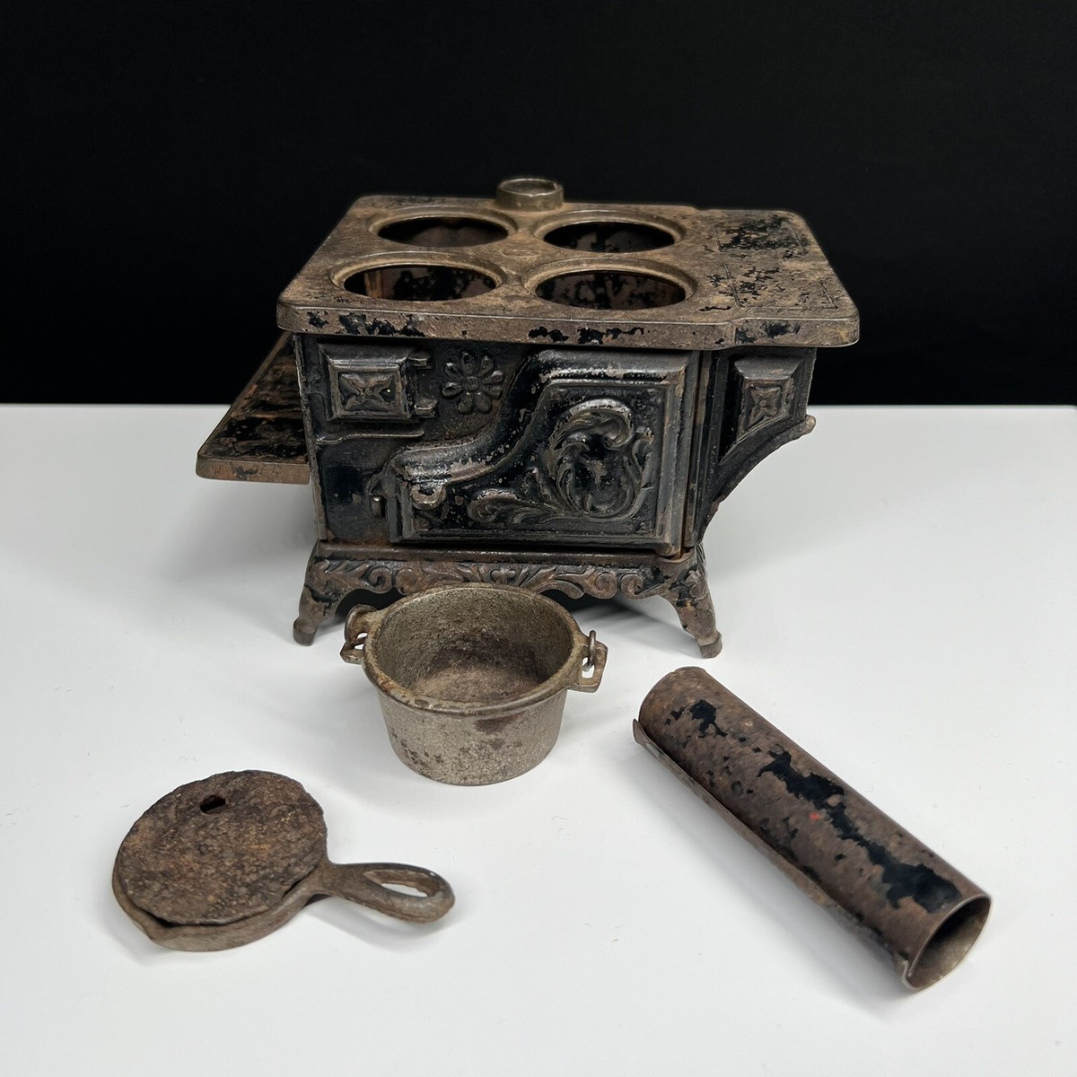 Vintage Daisy Cast Iron Toy Doll Miniature Stove with pans & Pot