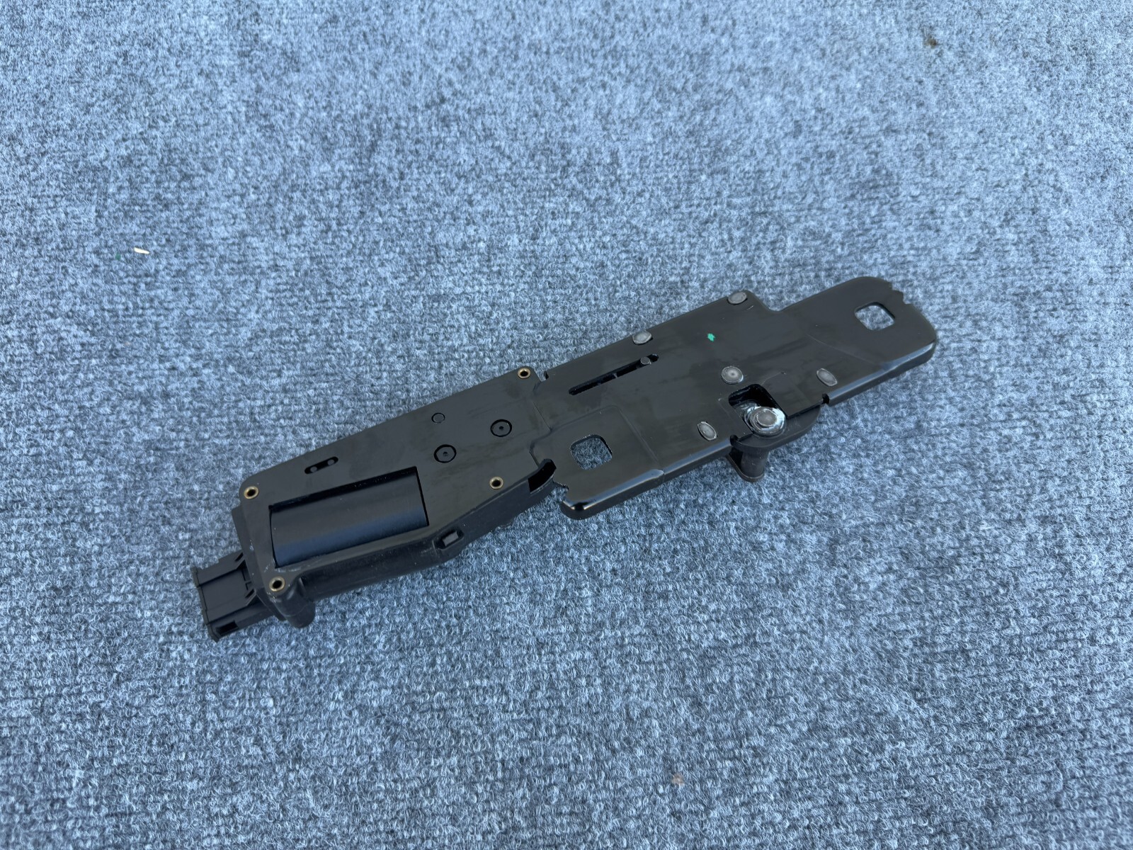 TRUNK LOCK LATCH ACTUATOR 4H0827383 BENTLEY FLYING SPUR OEM (2013-2018)