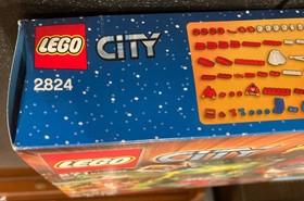 Lego City ADVENT CALENDAR  2824 mostly complete with tray & box