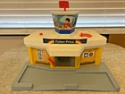 Vintage Fisher Price Little People Play Family Jetport #933 Airport Building