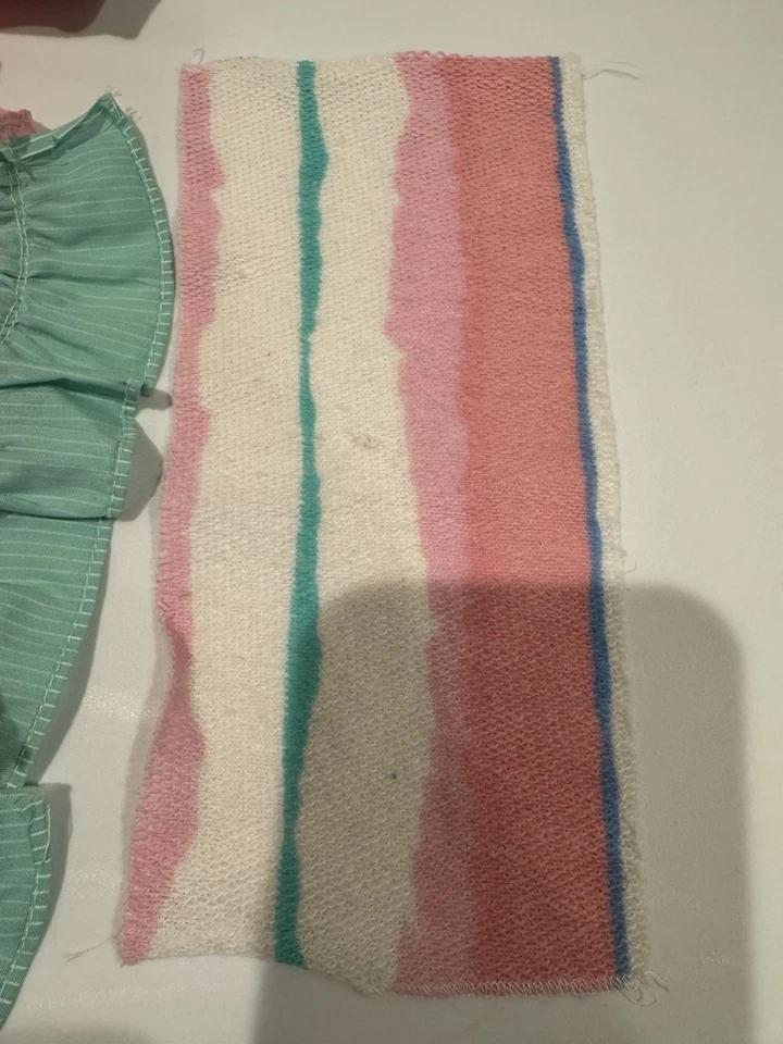 Hasbro Maxie Muñeca Vestido Chaqueta Peines Cepillo Espejo TLC Ropa de Cama y Toalla Foto 4 de 4