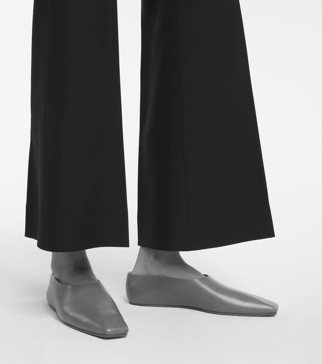 靴 THE ROW SQUARE TOE PUMP The Row Square Loafer Pumps in
