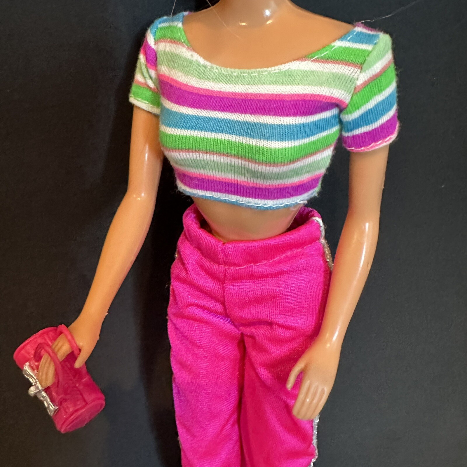 Lotto di abiti vintage Barbie casual moda con scarpe da tennis bianche