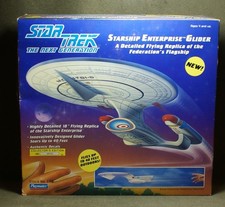 1993 Playmates Star Trek the Next Generation Starship Enterprise Glider