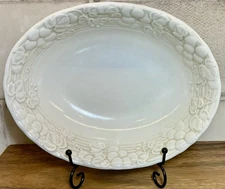 VTG Metlox Vernon Poppytrail 10" Oval Baker Antique Grape White