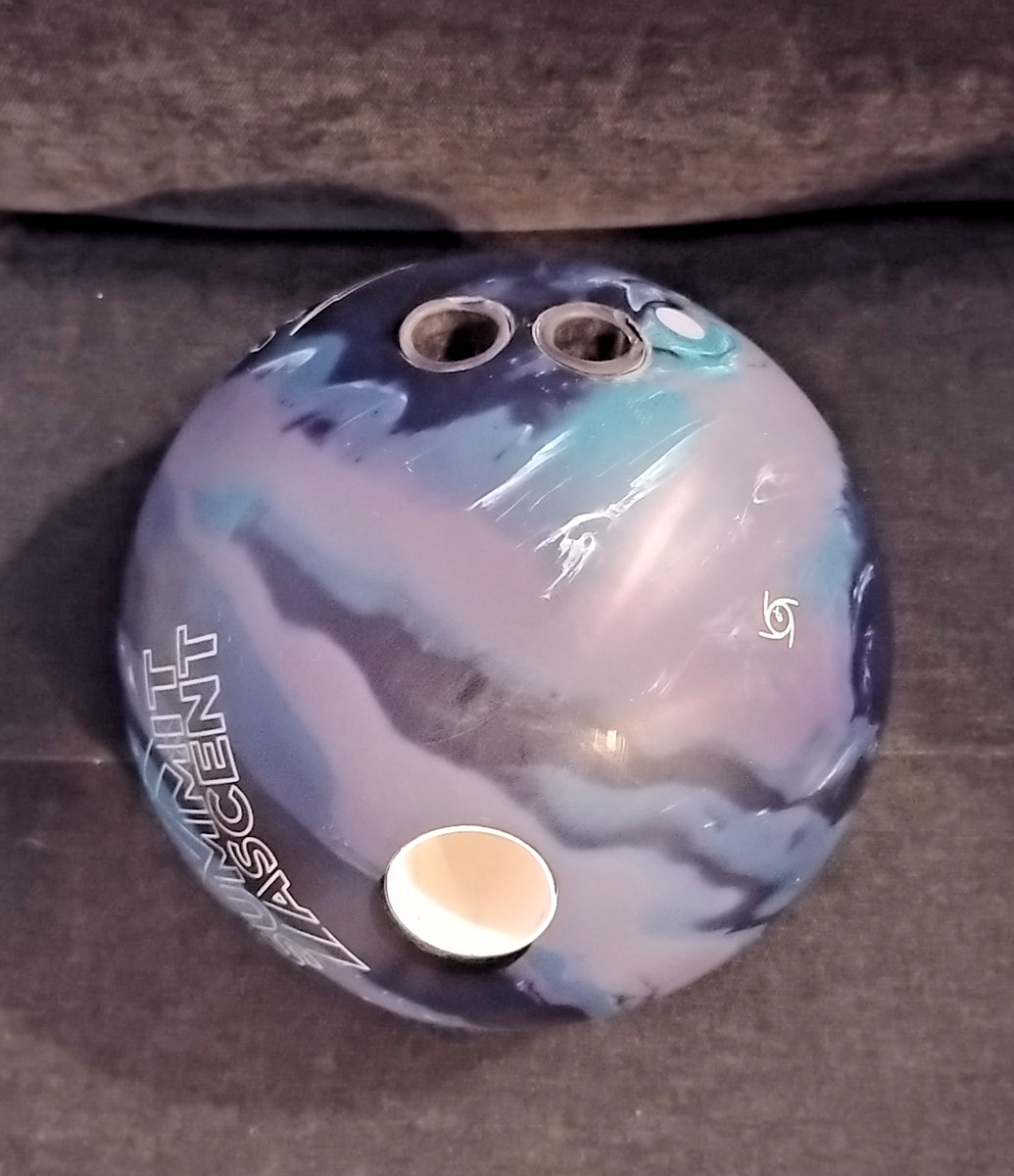 Storm Bowling: Summit Ascent 15lb Bowling Ball Used Approx 20