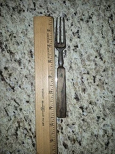 Antique Primative 3 Tine Fork, 6.5