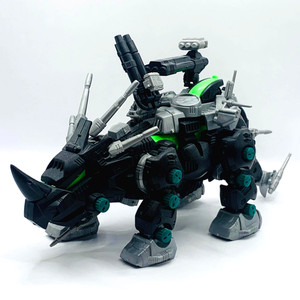 Zoids #004 DARK HORN 1/72 Scale Action Figure Assembled Model Kit Hasbro