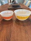 New ListingVtg Pyrex Yellow and Orange Polka Dot Nesting Mixing Bowl Set 401 & 402 Retro