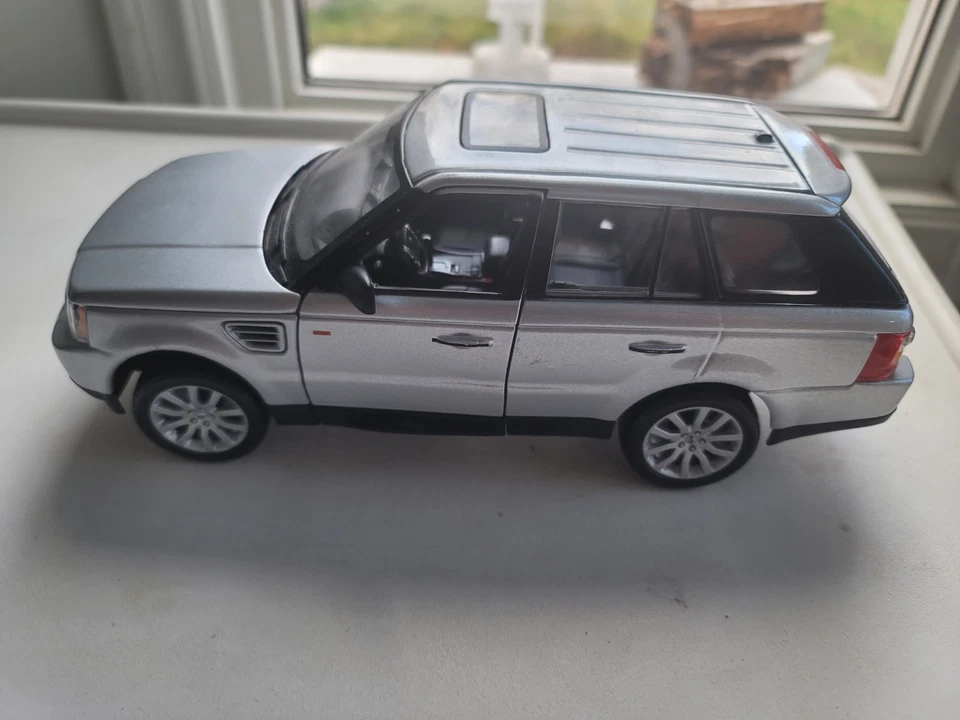 Range Rover Sport 1/18 plateado vintage Maisto | modelo expositor sin caja Foto 3 de 4