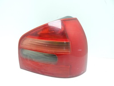 RÜCKLICHT RECHTS AUSSEN Audi A3 (8L1) Hatchback 1.6 (AKL) 8L0945096A