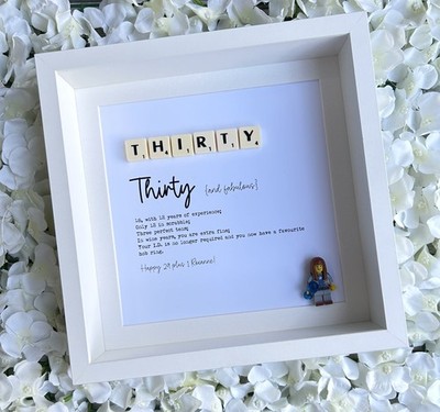 30. Personalisierte Scrabble Minifigur Geschenkrahmen (Geburtstag Freundschaft)
