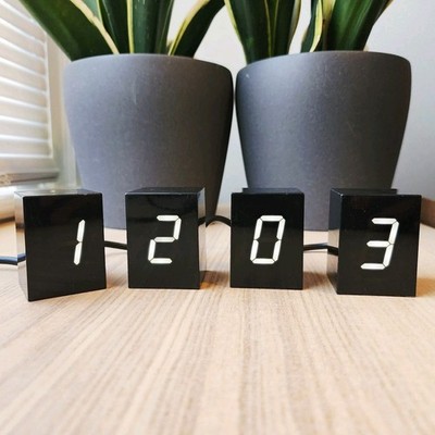 VTG Areaware Open Edition Clock by Jonas Damon - Untitled Numbers 2006 ***READ