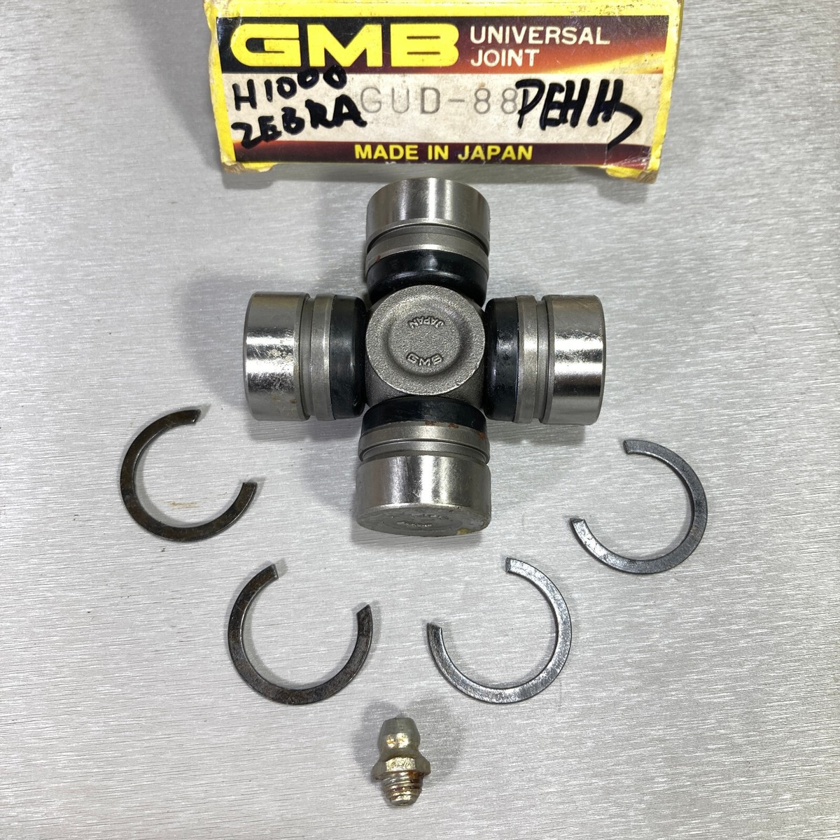 Universal Joint GUD-88 Fits For Daihatsu Hijet 1000 S88 S89 NOS